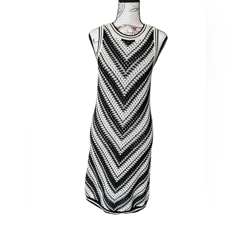 GAP NWOT Black and White Crochet Sleeveless Mini Sweater Dress XS - Picture 2 of 9